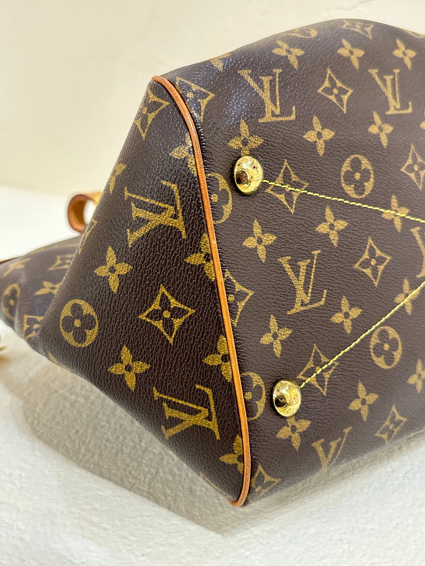 LOUIS VUITTON TIVOLI GM